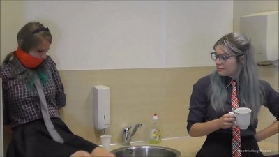 Süchtig / gefesselt und geknebelt / Dame in Not